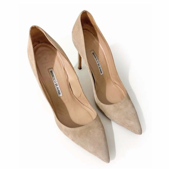 Manolo Blahnik Suede Pumps - Picture 3 of 9